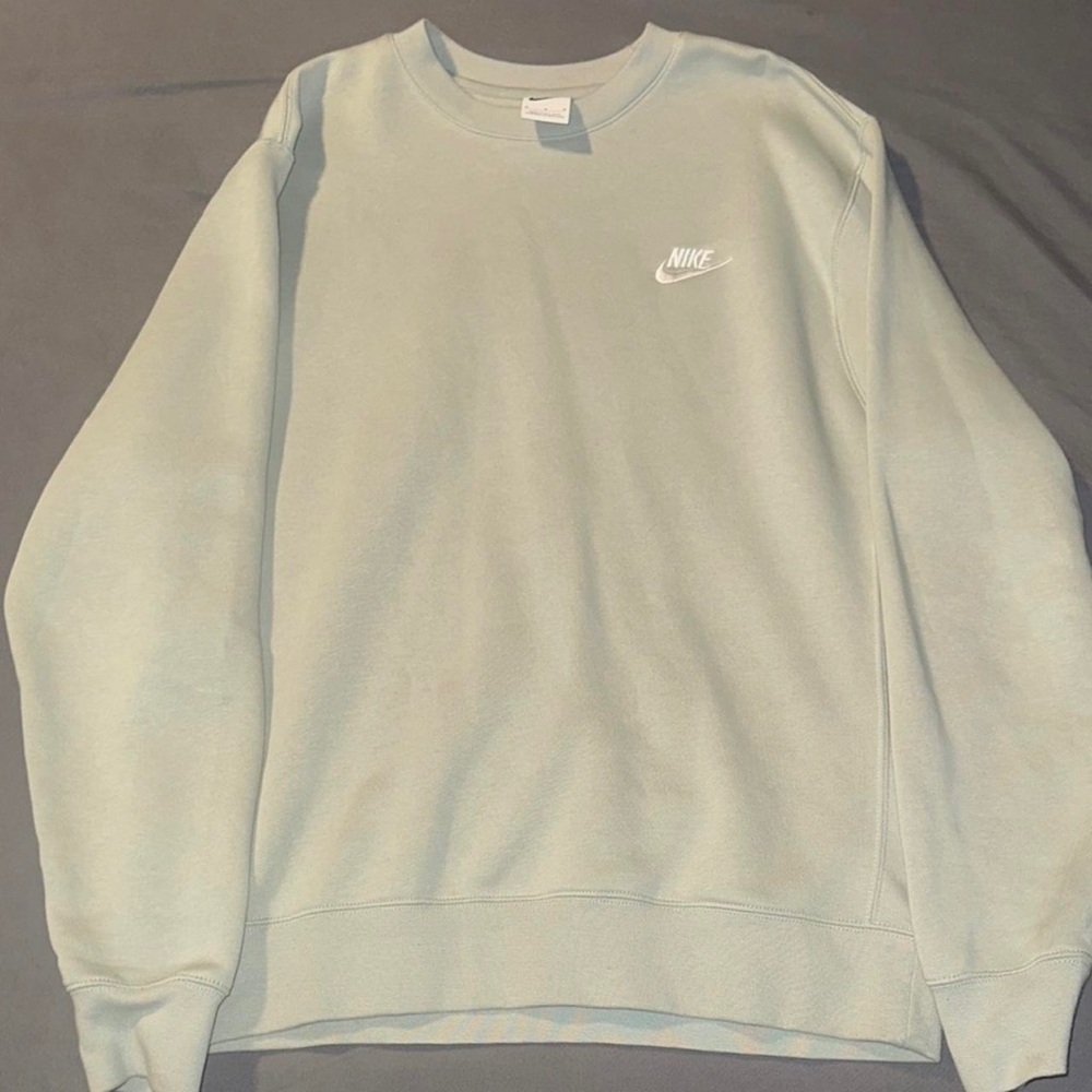 Nike Men's Light Gray Crewneck Sweater